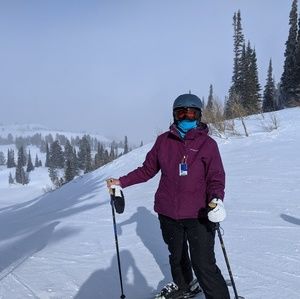 Meet your Posher, Laura